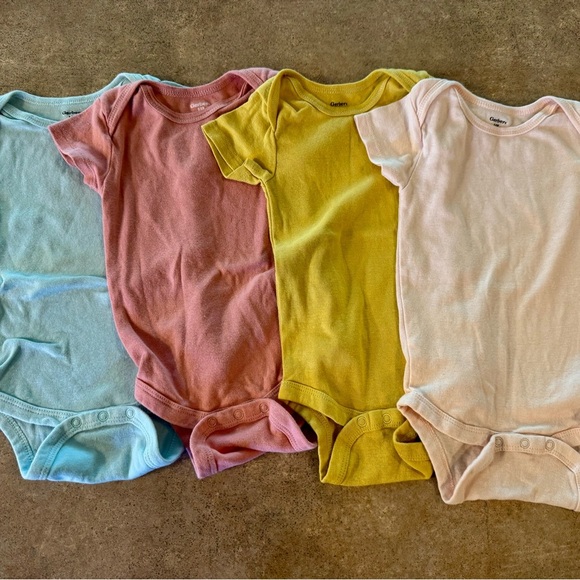 Gerber Infant Bodysuit Collection - Light Blue, Coral, Mustard, Peach,Size 6-9M - Picture 1 of 10